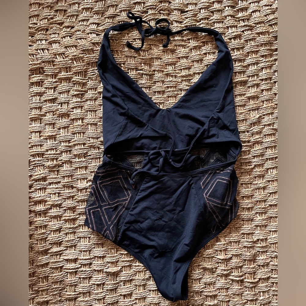 L Space sexy one piece bathing suit